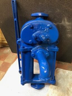 Záhradná pumpa LILA -75