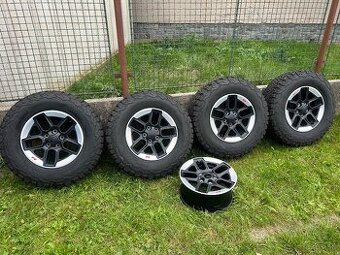 Jeep Wrangler 255/75 r17 BF Goodrich All Terrain AT