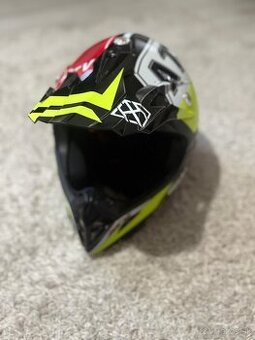 Prilba na motorku/štvorkolku hecht