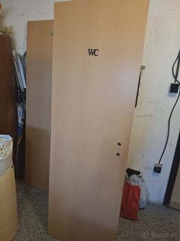 Plné dvere na WC a kúpeľňu