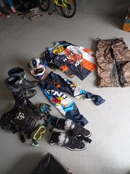 Enduro oblecenie
