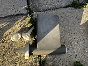Aplikátor na špárovanie tehlových a kamenných obkladov