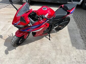 Honda CBR500R PC70 rok 2024 len 1790km
