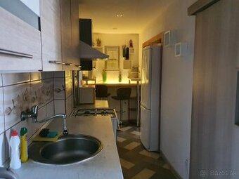 🏡 Kompletne zariadený 2,5 izbový byt v srdci mesta