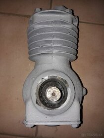 kompresor typ 706 1956 čislo 513 D