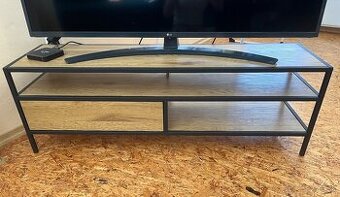 stôl pod TV