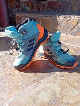 Turisticke topanky Adidas