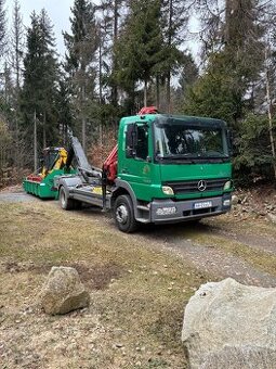 Mercedes 15T HÁKOVÝ NOSIČ KONTAJNEROV HYDRAULICKÁ RUKA