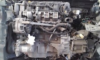 Renault Megane 1.6 2011 predám MOTOR K4MV8, DVERE, NÁRAZNÍK,