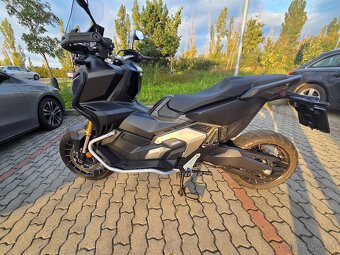 Predam Honda Xadv 750 , rok 05/2025  11000 s DPH