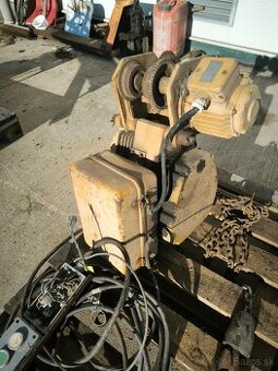 Kladkostroj  , žeriav balkancar