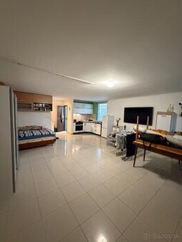 byt 1 izb velkometražny