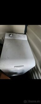 Pracka zvrchu plnena