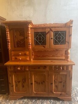 Poľovnícky príborník z masívu s rezbou tetrova