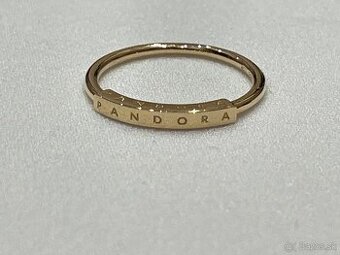 Pandora zlatý prsten Signature s I-D