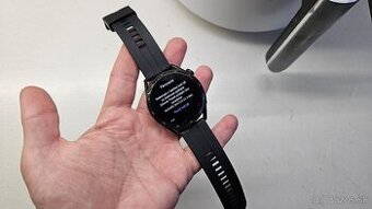 Smart hodinky Huawei Watch 3 - jemné škrabance naspodu