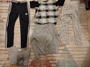 Balík dievčenského oblečenia