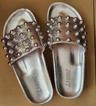 Strieborné šľapky