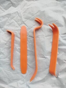 Sada sťahovákov na demontáž čalúnenie