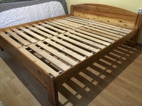 Manželská posteľ masív