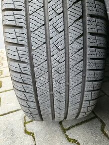 Celoročné pneu 215/40 r17 vredestein