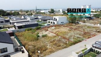 Stavebný pozemok 507m2, vydané stavebné povolenie, všetky I