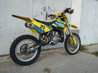 SUZUKI RM 85