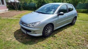Peugeot 206 1,4 benzín, klimatizácia