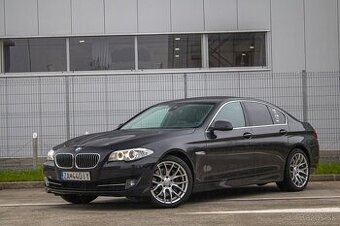 BMW Rad 5 530d xDrive A/T