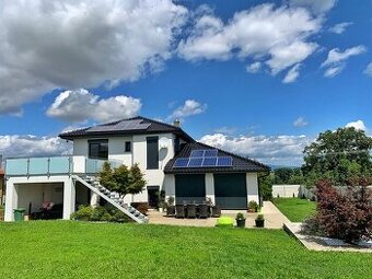 Rodinný dom s pozemkom 2000 m2 - VRÁBLE