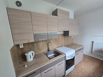 Ponúkam na prenájom 1. izbový byt s balkónom na sídlisku Záp