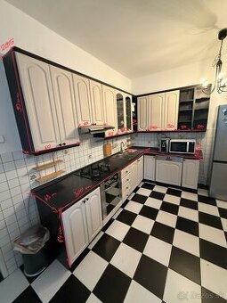 Kuchynská linka za odvoz a 200 Eur