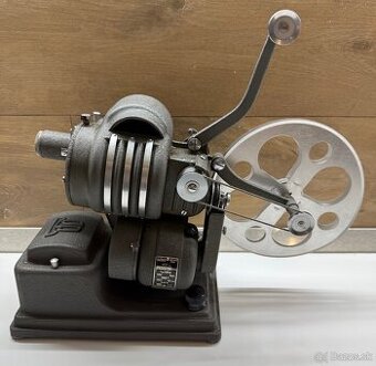 Starožitná premietačka Meopta ATAS KD5A 1950 - top stav