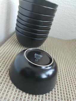 Porcelanove misky IKEA, matne cierne a modre, 500 ml