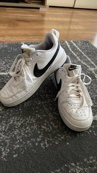 Nike court borough low