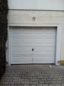 Sekcna garazova brana