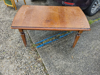 (48)  Konferenčný stolík