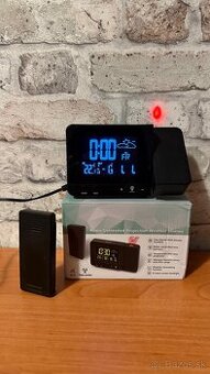 Hodiny s projektorom a predpoveďou počasia