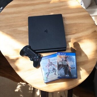 Playstation 4 slim