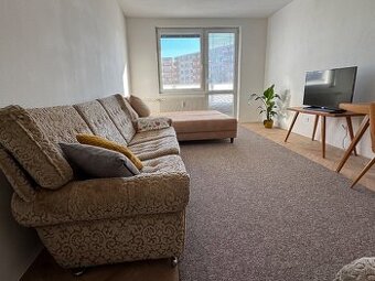 Prenájmem neprechodnú izbu s balkónom -  Chrenová