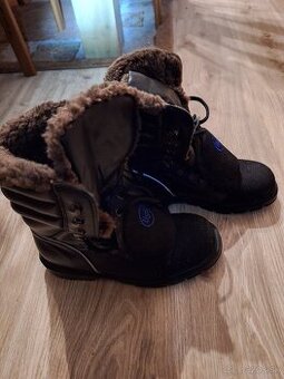 Zateplená zimná bezpečnostná obuv kanady č.41