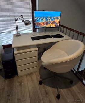 PC zostava + písací stolík a kreslo