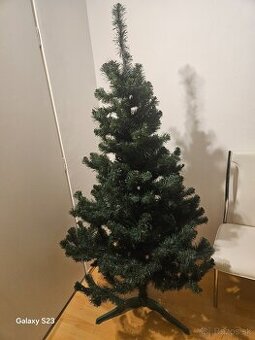 Umelý Vianočný stromček