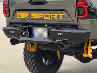 Zadný pevnostný nárazník Hilux 2005 - 2026