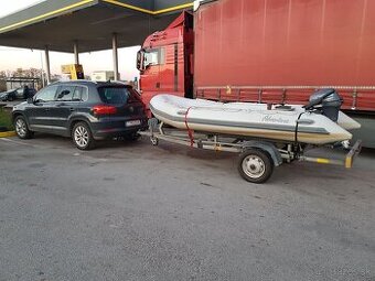 Adventure Master M400, Yamaha F8 FMHS, príves s ŠPZ