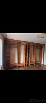 Vstavaná skriňa