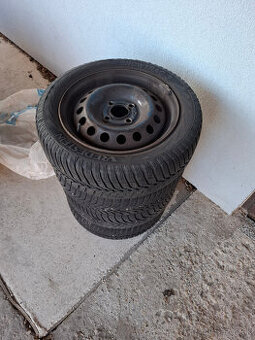 zimne pneumatiky a plechove disky Nissan Micra