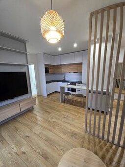 PRENÁJOM: PERFEKTNÝ 2-IZBOVÝ BYT V CENTRE