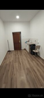 Kancelária Topoľčany na námestí - 1