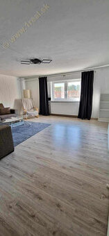 2,5-izbový byt na prenájom–prízemie rodinného domu, BB